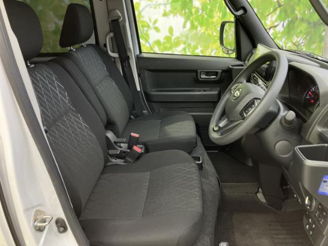 Daihatsu Atrai 7