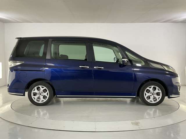 Mazda Biante 9
