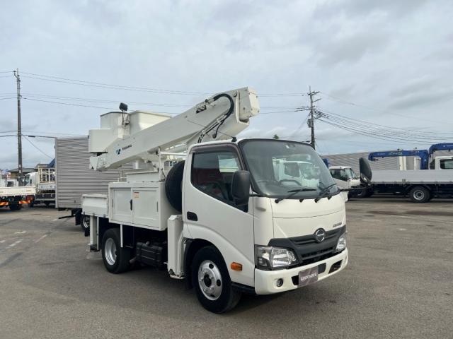 Hino Dutro 4