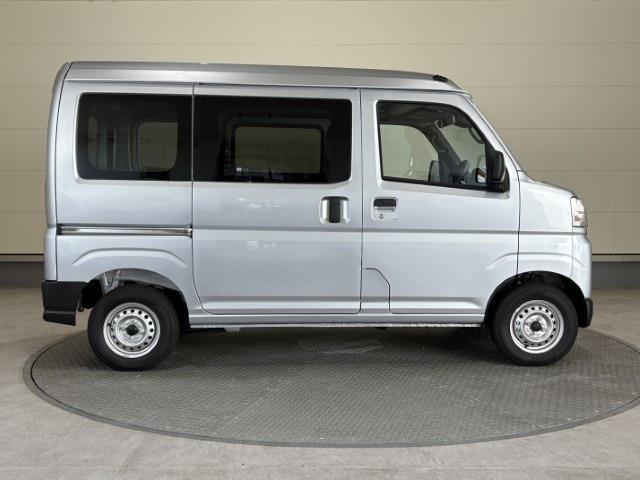 Daihatsu Hijet Cargo 11