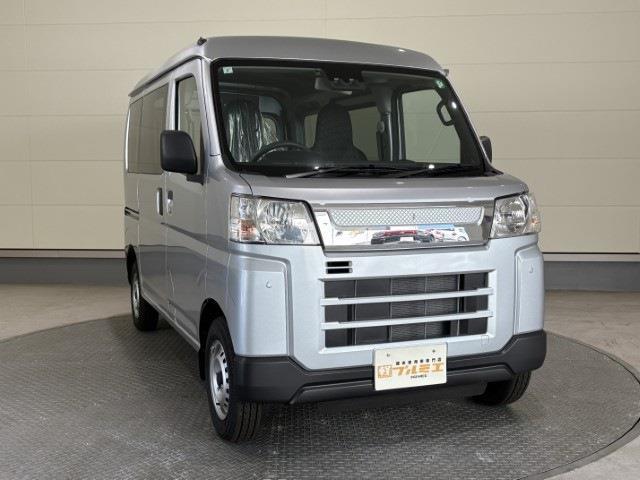 Daihatsu Hijet Cargo 4