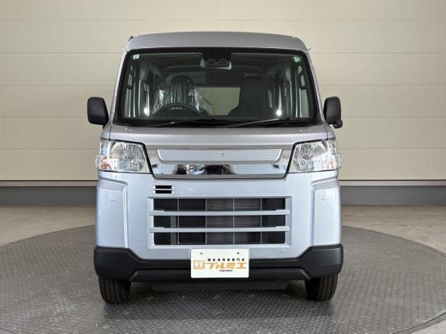 Daihatsu Hijet Cargo 5