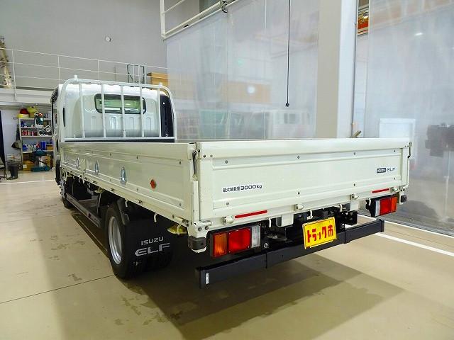 Isuzu Elf 4