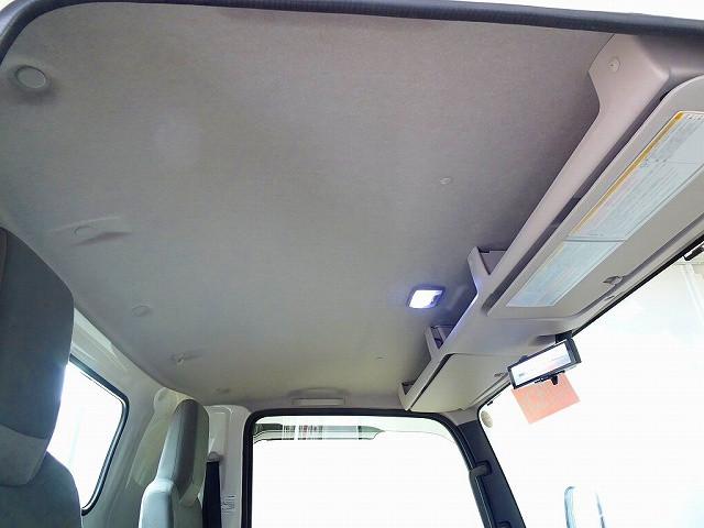 Isuzu Elf 7