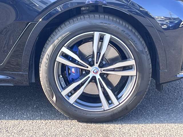 BMW X7 11