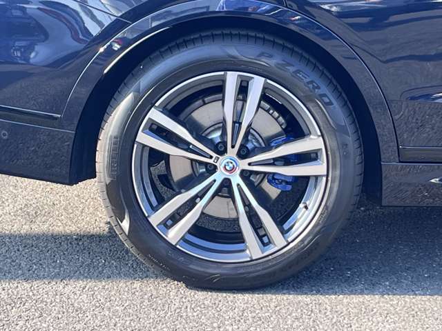 BMW X7 12