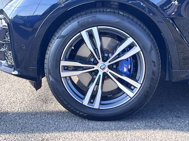 BMW X7 8