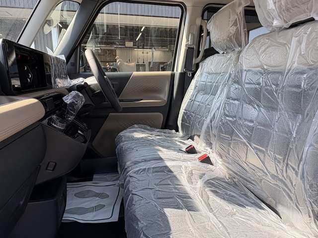 Mitsubishi Delica Mini 12