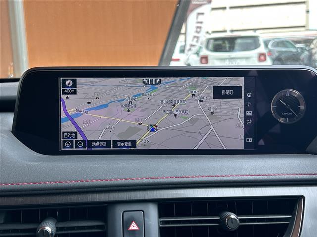Lexus UX 6