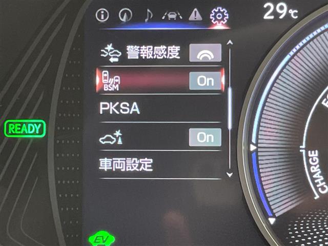 Lexus UX 6
