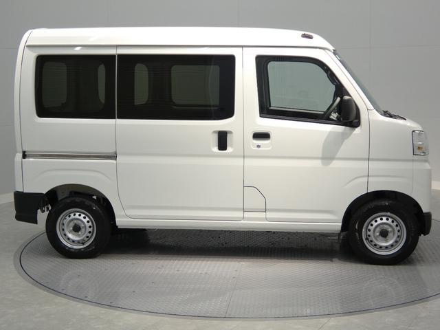Daihatsu Hijet Cargo 4