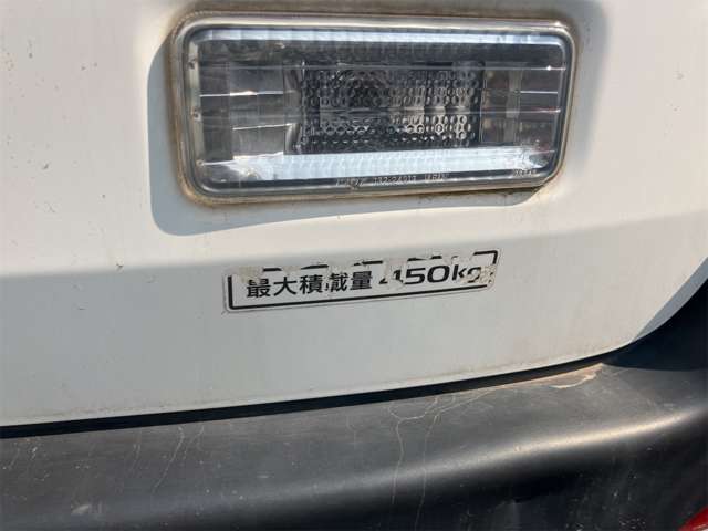 Nissan AD 12