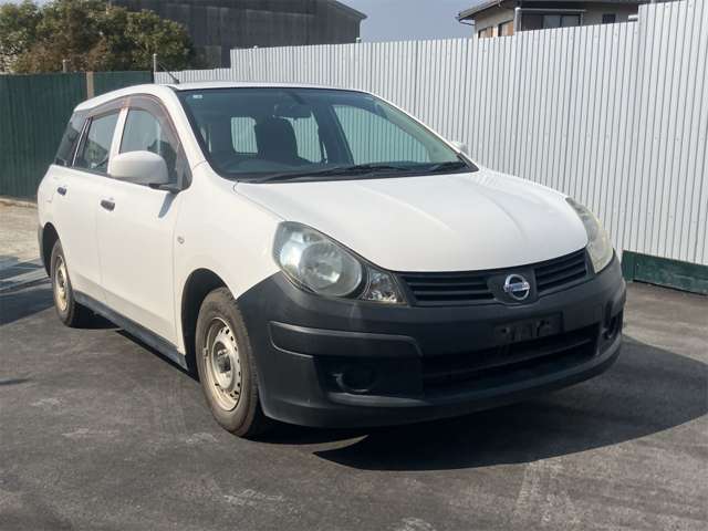 Nissan AD 5