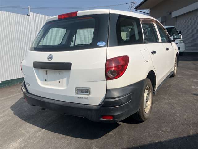 Nissan AD 7
