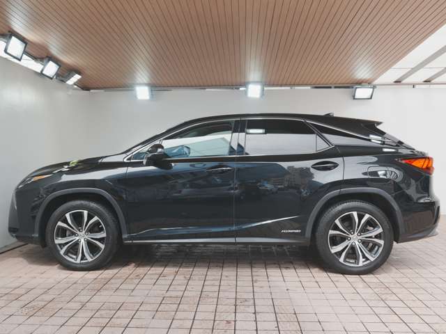 Lexus RX 9