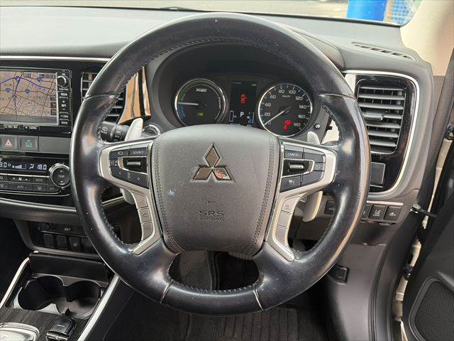 Mitsubishi Outlander PHEV 11