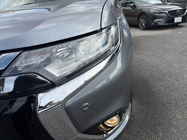 Mitsubishi Outlander PHEV 12