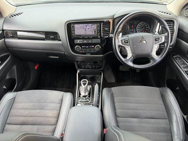 Mitsubishi Outlander PHEV 3