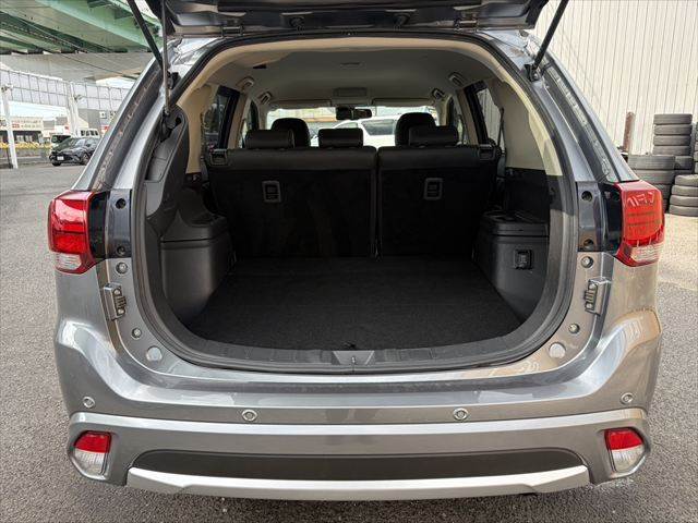 Mitsubishi Outlander PHEV 10