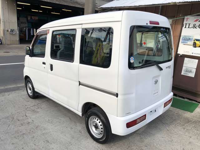 Daihatsu Hijet Cargo 10