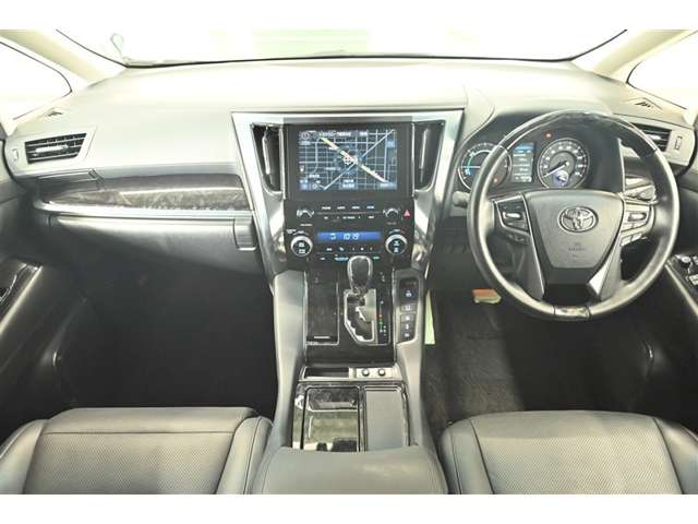 Toyota Alphard 6
