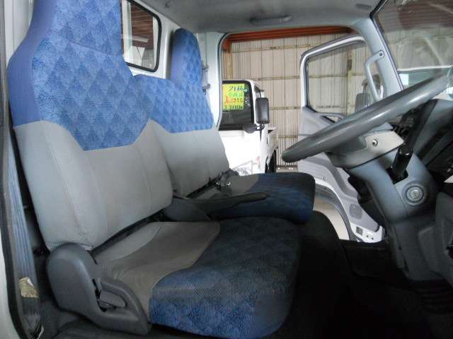 Mitsubishi Fuso Canter Guts 12