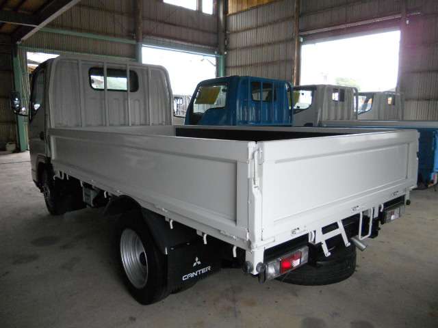Mitsubishi Fuso Canter Guts 4