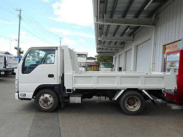 Isuzu Elf 6