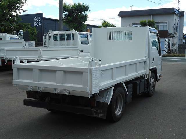 Isuzu Elf 8