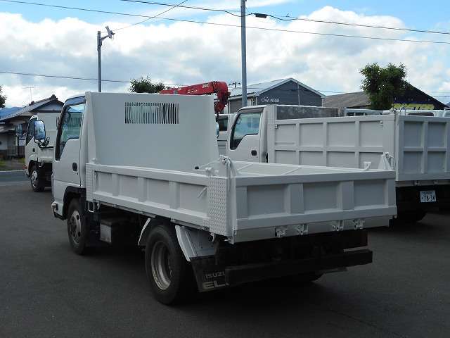 Isuzu Elf 9