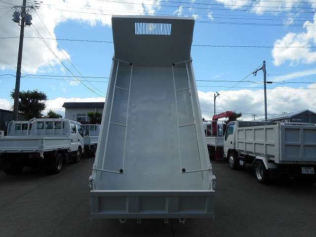 Isuzu Elf 10