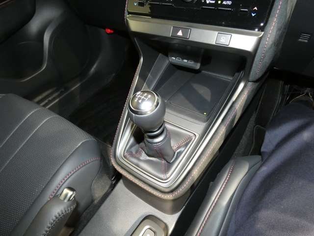 Lexus LBX 8