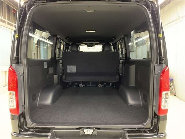 Toyota Hiace Van 12