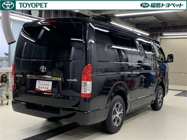 Toyota Hiace Van 5