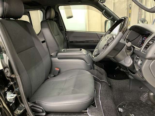 Toyota Hiace Van 9