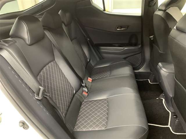 Toyota C-HR 10