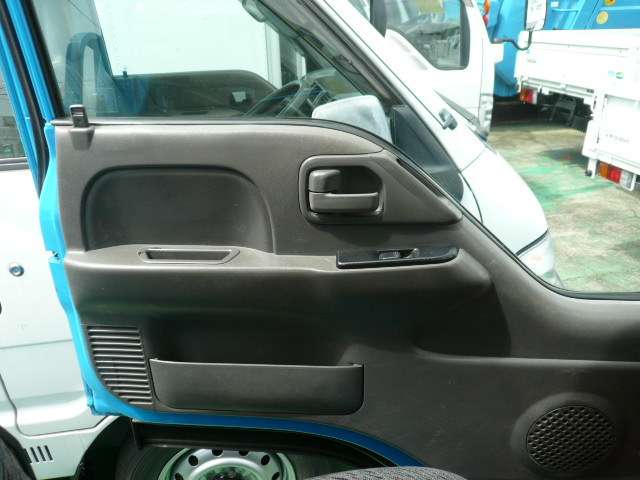 Isuzu Elf 11