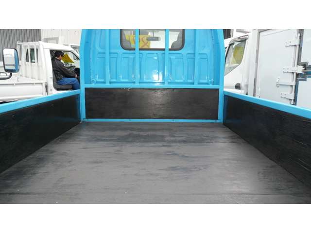 Isuzu Elf 3