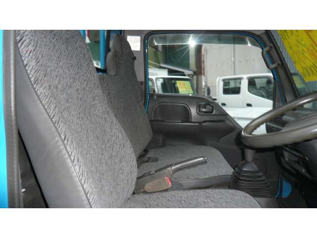 Isuzu Elf 4