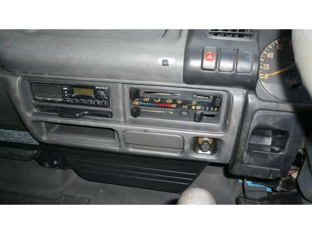 Isuzu Elf 7