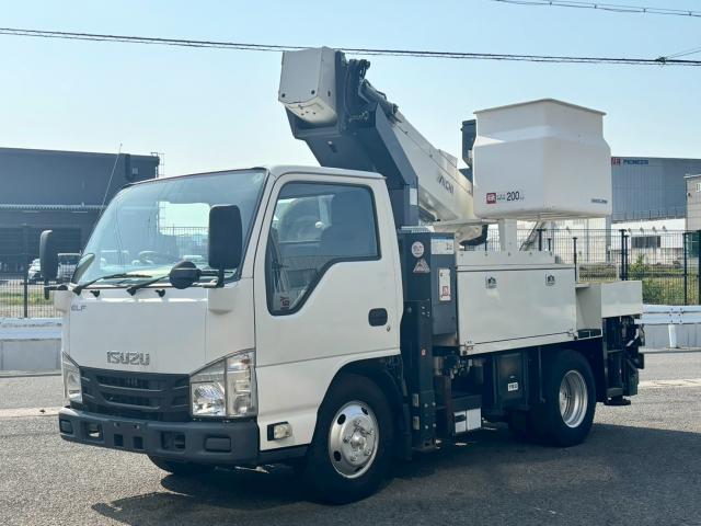 Isuzu Elf 7