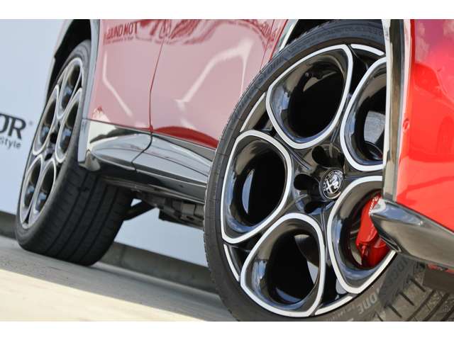 Alfa Romeo トナーレ 12