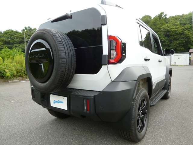 Toyota Land Cruiser FJ 8