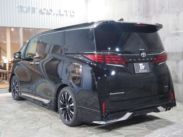 Toyota Alphard 6