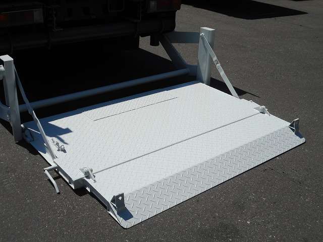 Mitsubishi Fuso Canter 12