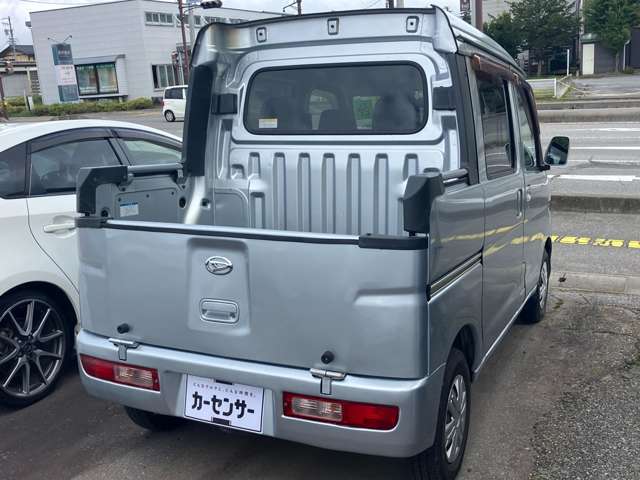 Daihatsu Hijet Deck Van 6