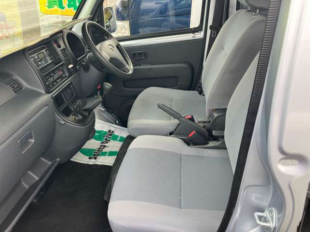 Daihatsu Hijet Deck Van 9