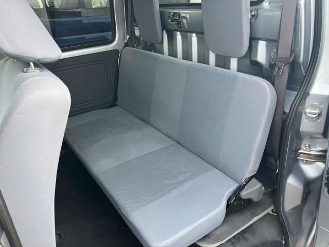 Daihatsu Hijet Deck Van 10