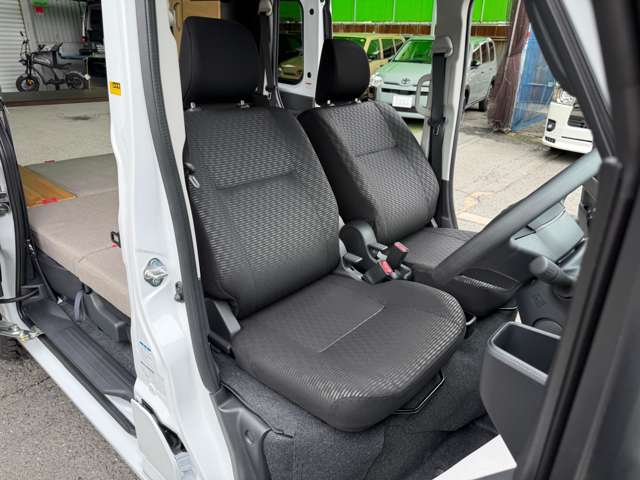 Toyota Pixis Van 7