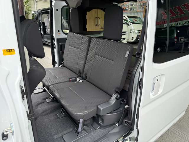 Toyota Pixis Van 8
